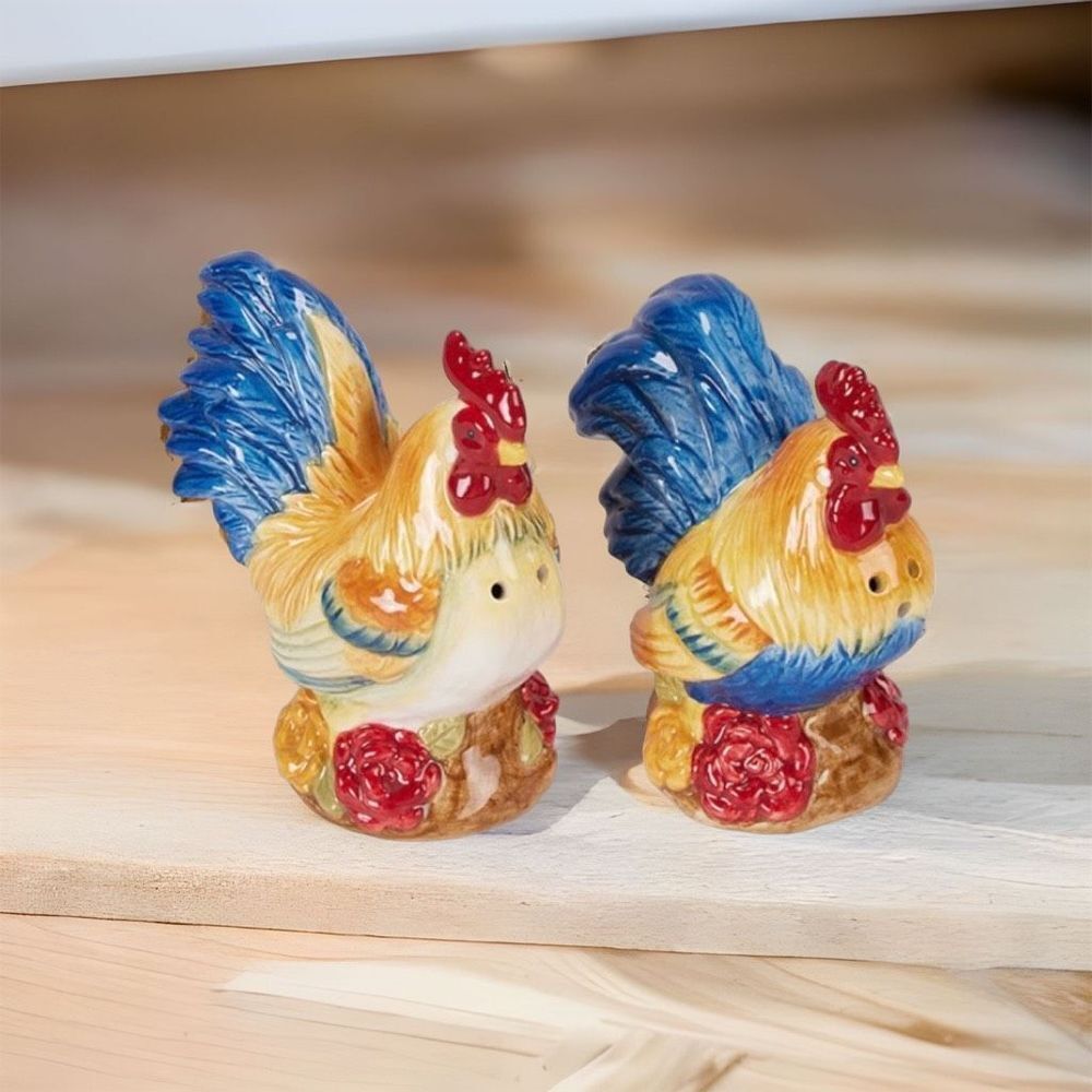 Cracker Barrel rooster salt and pepper set